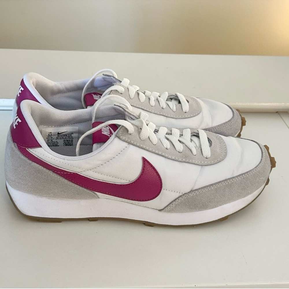 Nike Waffle Debut white pink 8.5